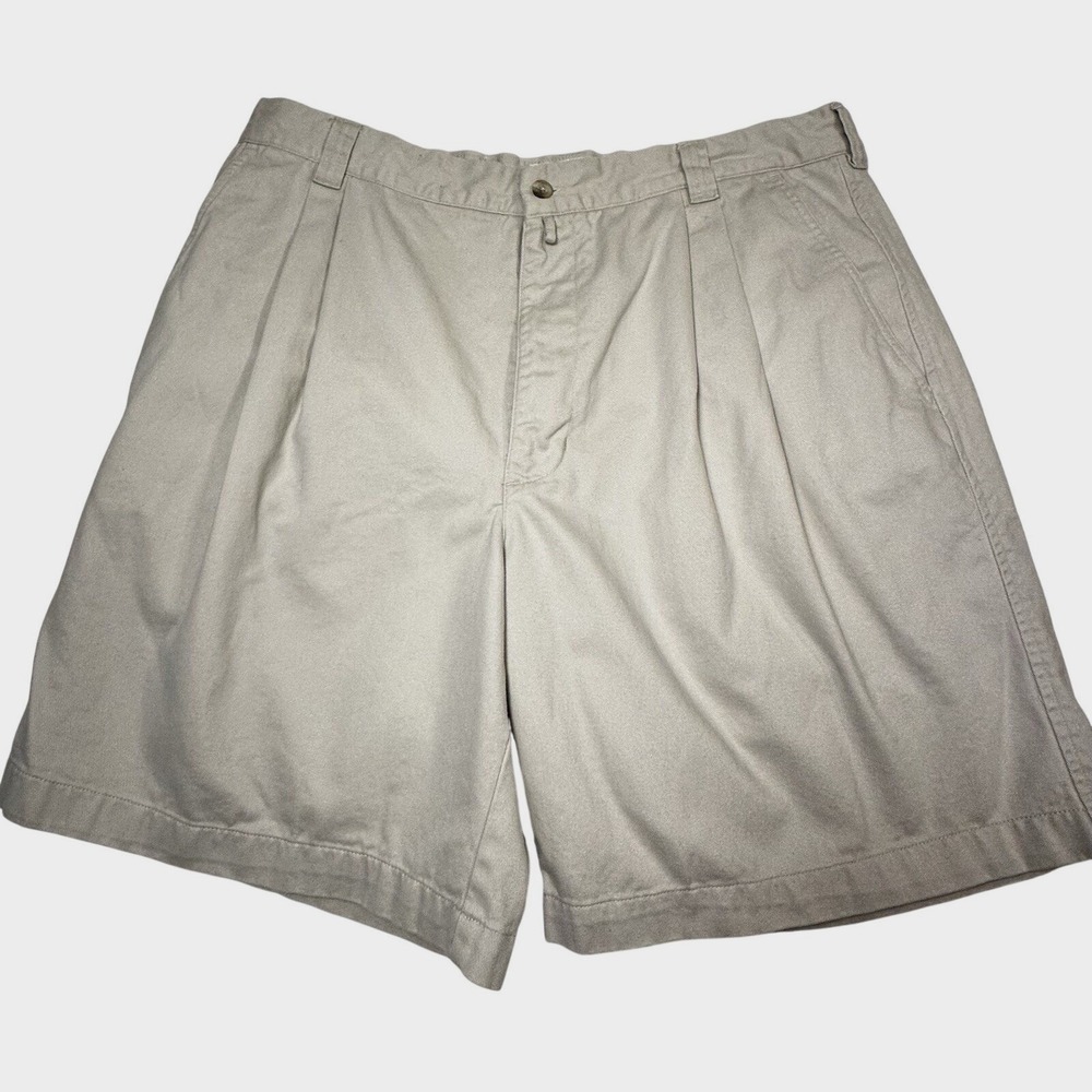Columbia Men's Khaki Shorts with Pleats Size 36  8"inseam‎